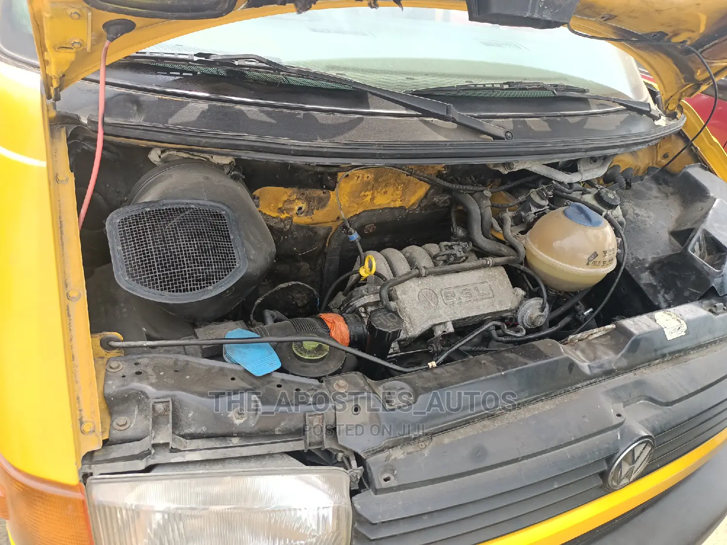 Volkswagen LT 2000 Yellow