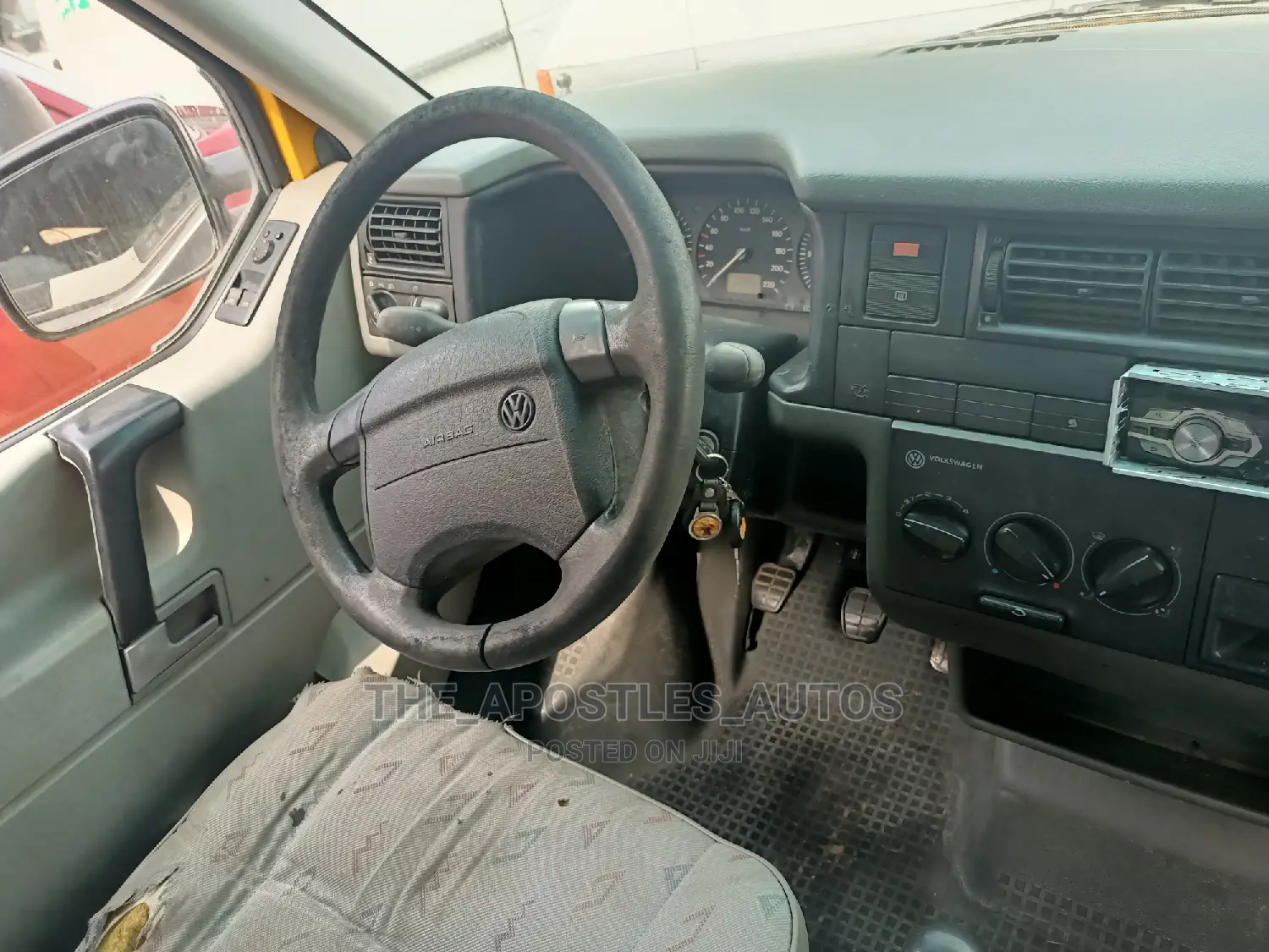 Volkswagen LT 2000 Yellow