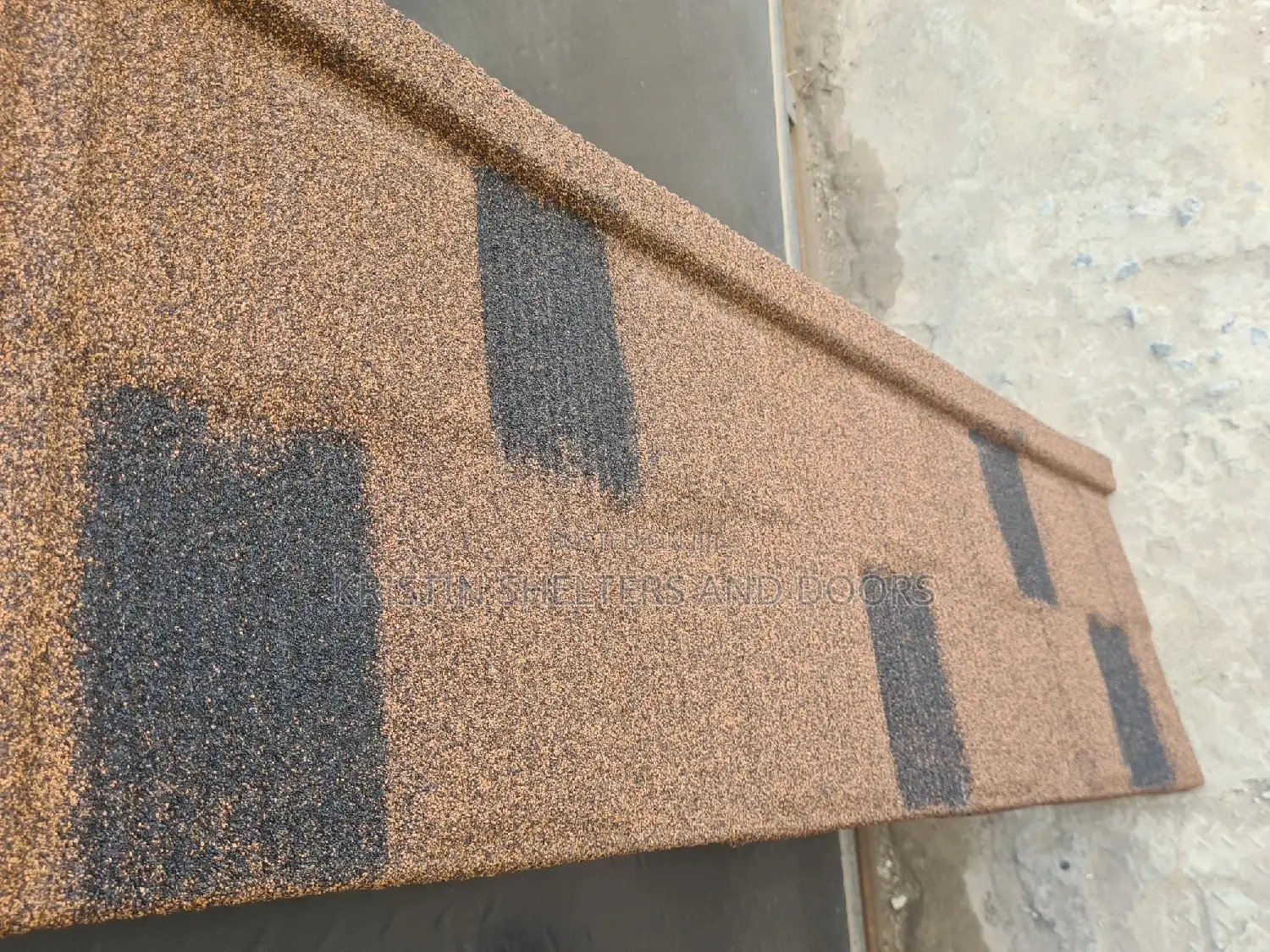 Brown Dot Black Shingle Roofing Sheet Products