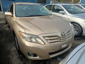 Toyota Camry 2011 Gold