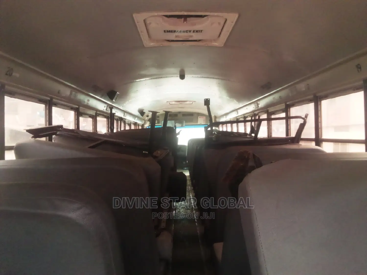 Bus 2016 Yellow