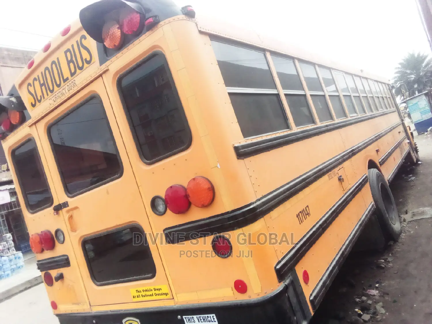 Bus 2016 Yellow