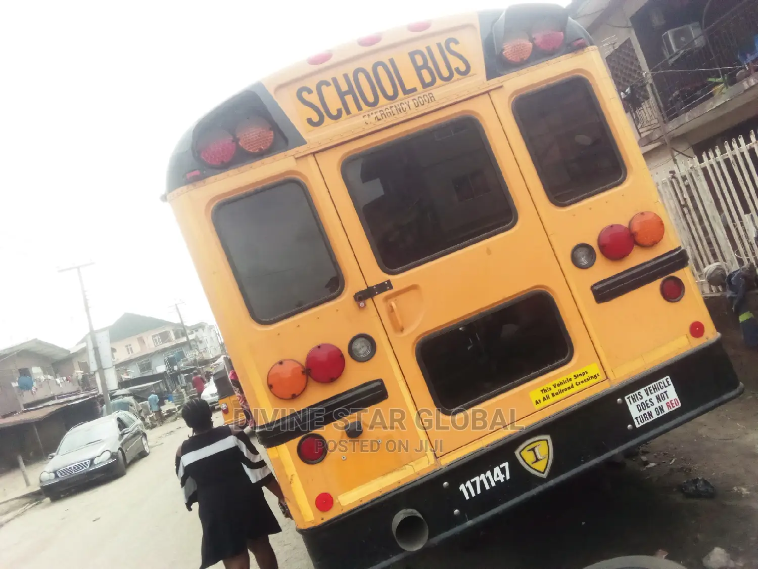 Bus 2016 Yellow