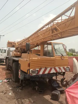 Mobile, Motorized Crane for Sale