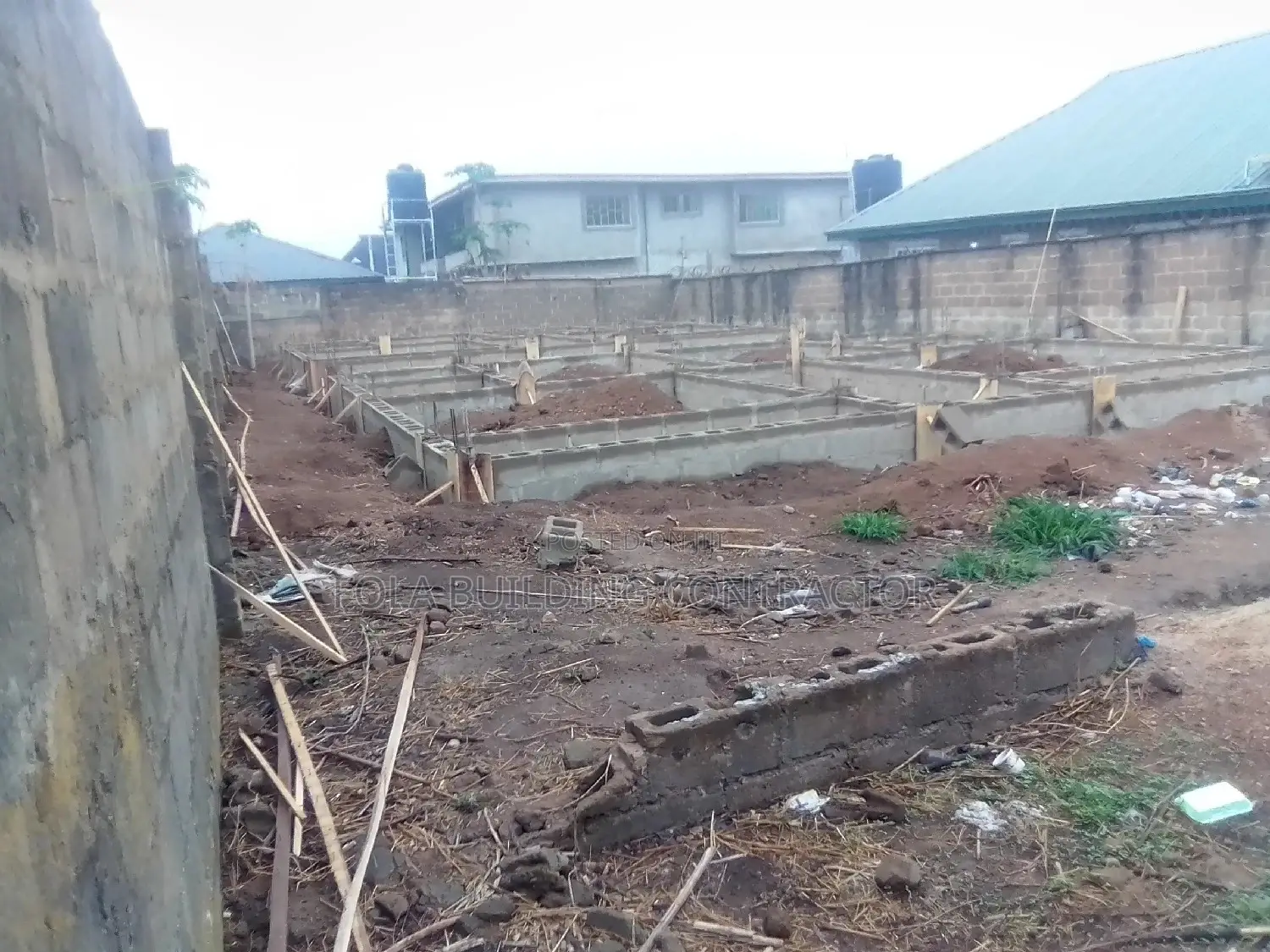 Professional Bricklayer (Fola Building Contractor)