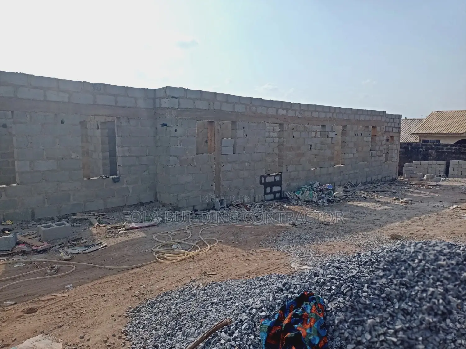 Professional Bricklayer (Fola Building Contractor)