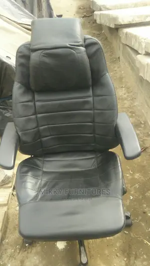 Quality Leather Massage Swivel Chair
