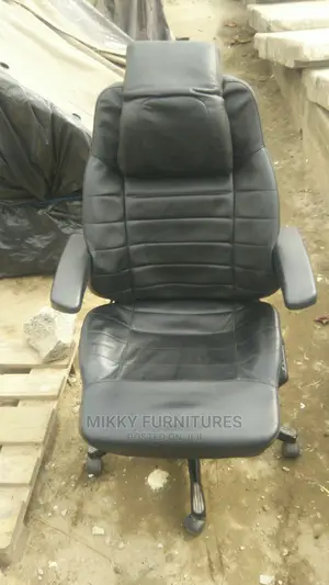 Quality Leather Massage Swivel Chair