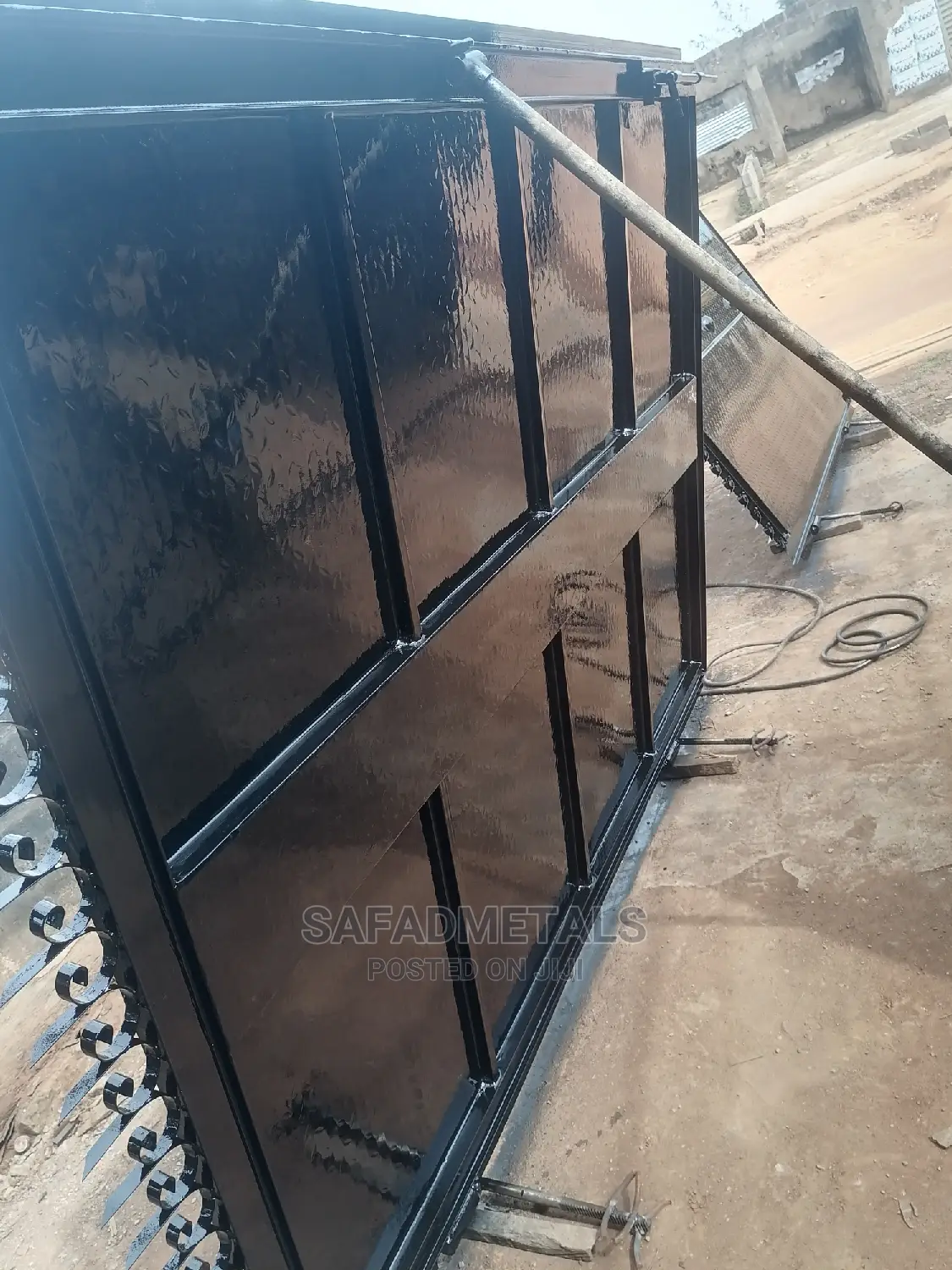 Gates With Full Chequered