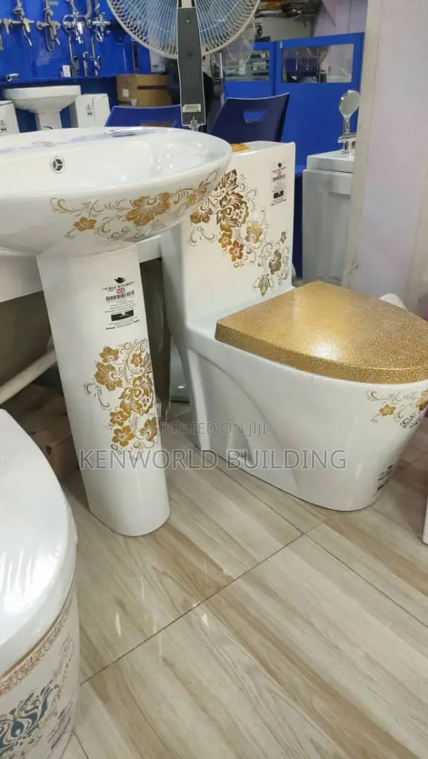 Quality Top Flush Designed Ceramic Water Closet.