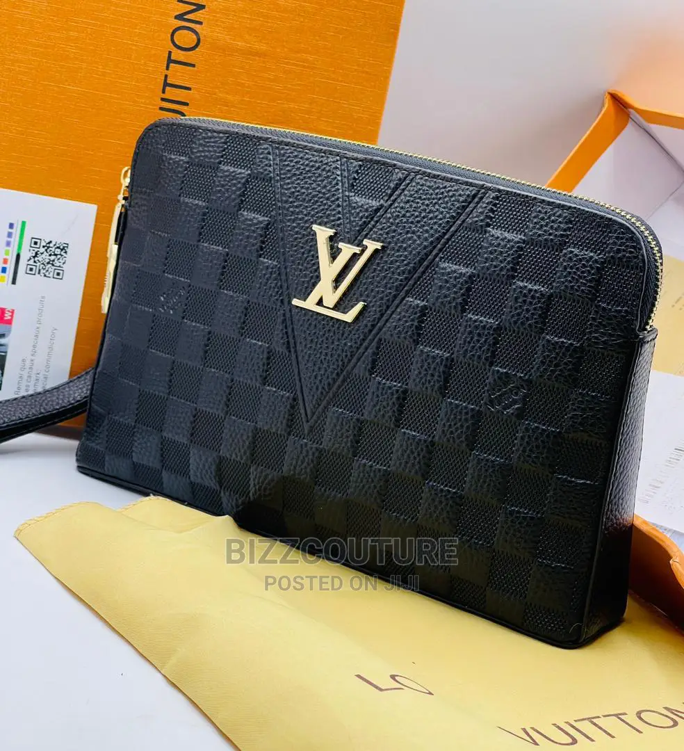 High Quality LOUIS VUITTON CLUTCHES Bag Available in Store in Central