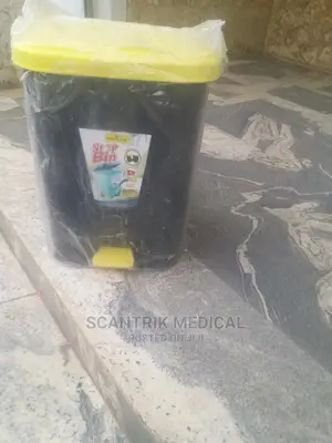 20 Litres Pedal Garbage Waste Dustbin for Home,College