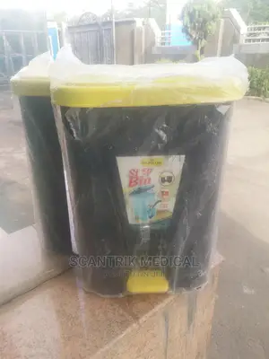 Medical Plastic Outdoor Trash Can With Pedal