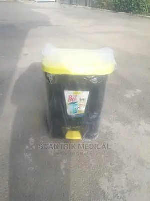 20 Litres Plastic Pedal Bins Can