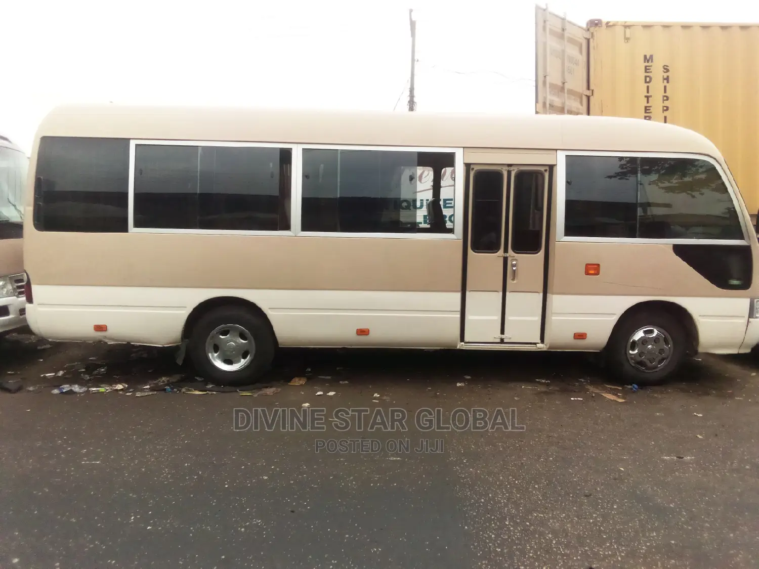 Toyota Coaster 2013 Gold