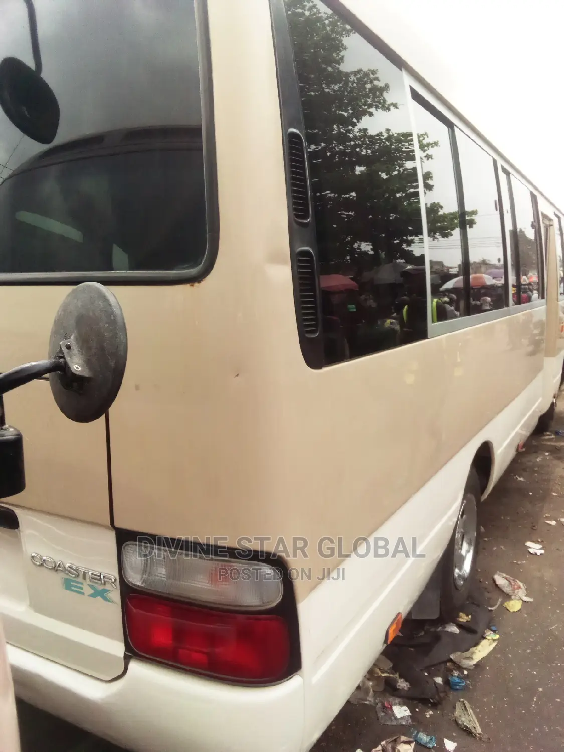 Toyota Coaster 2013 Gold