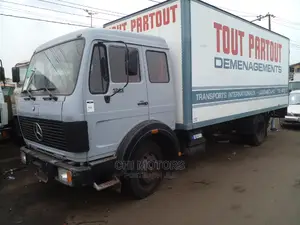 Mercedes Truck 1213 10bolts