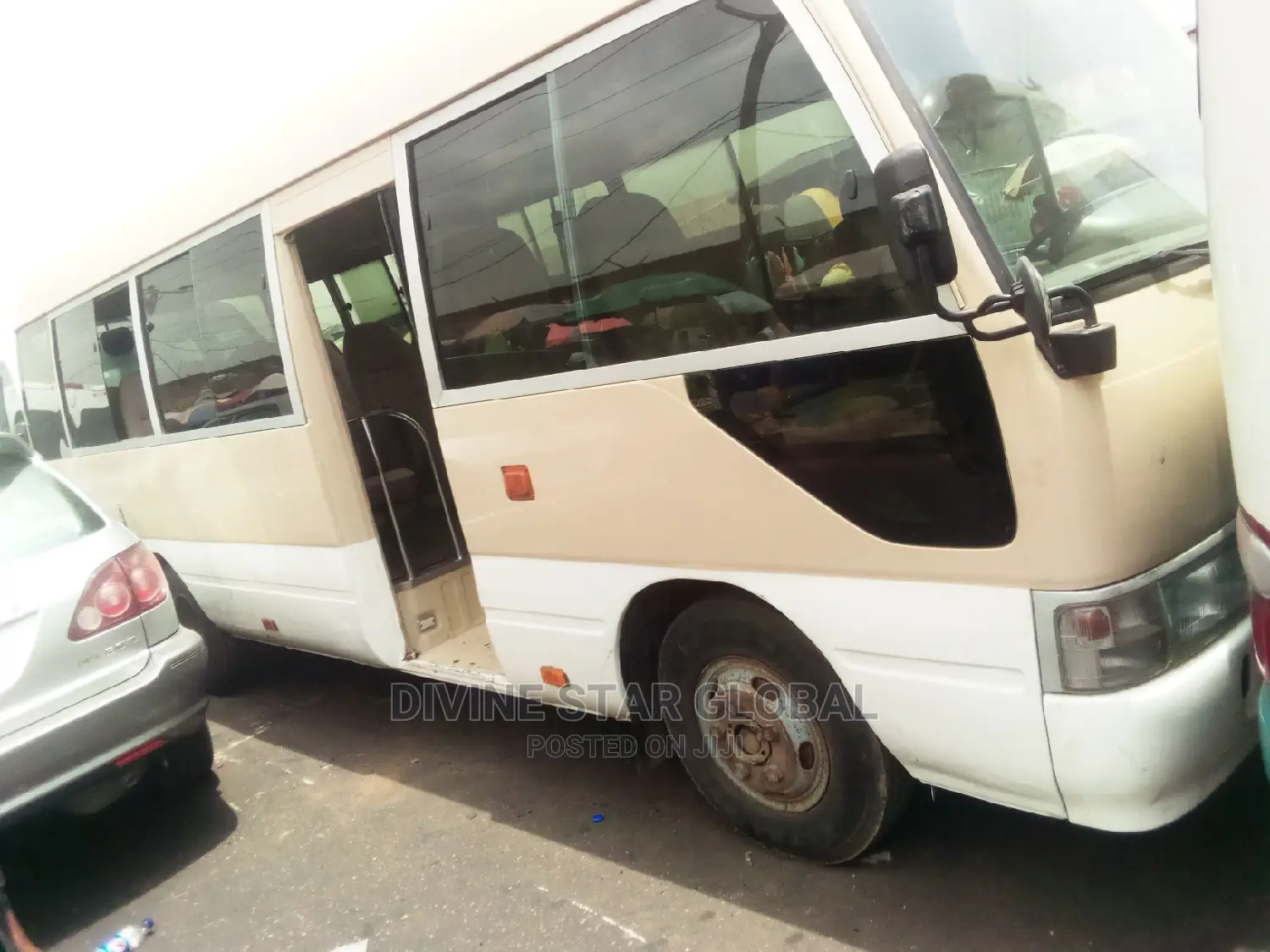 Toyota Coaster 2013 Gold