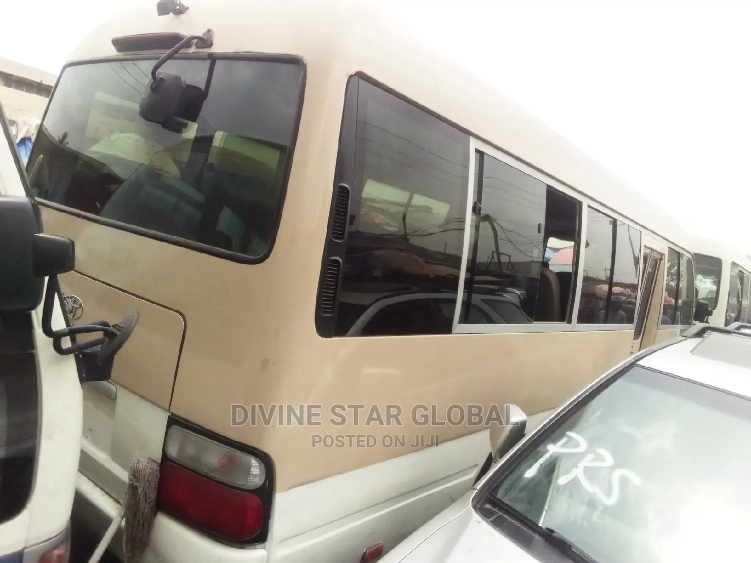 Toyota Coaster 2013 Gold