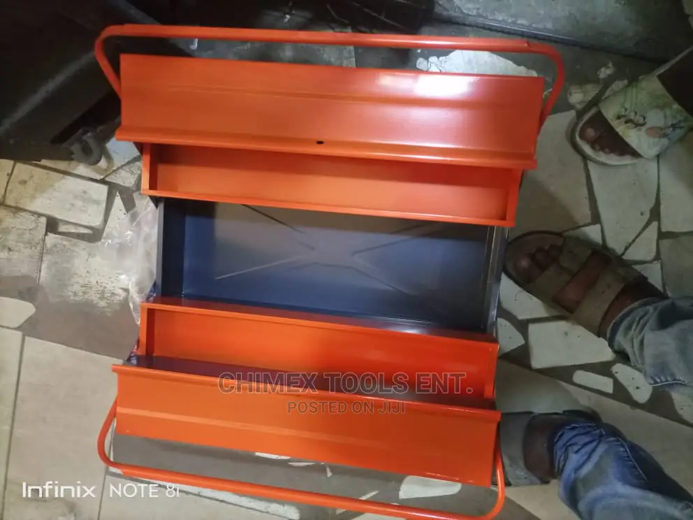 Hand Iron Box