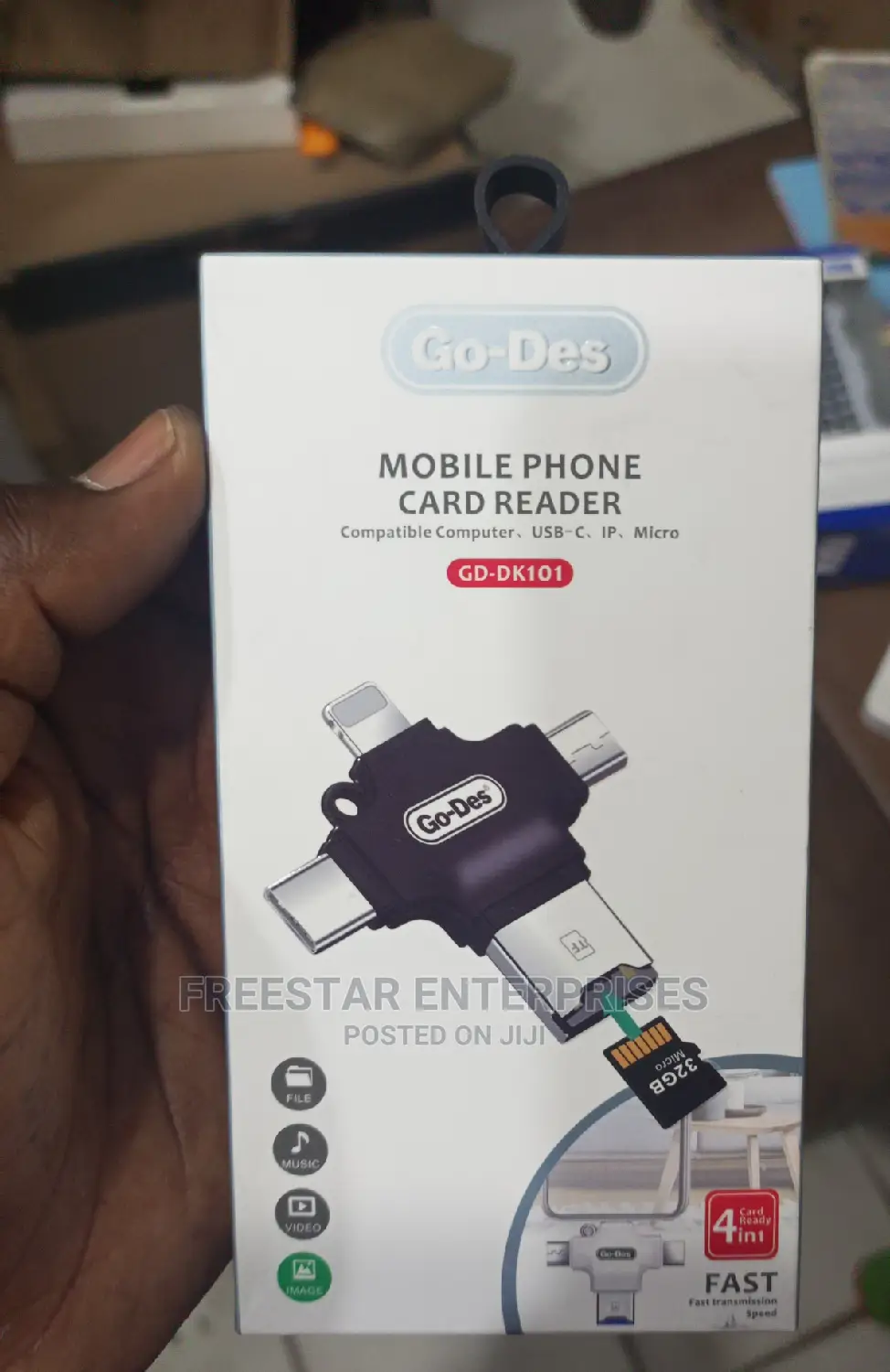 4-in-1 OTG Card Reader Type C, Lightning, Micro USB.