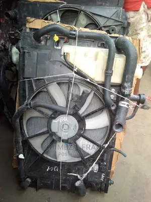 Complete Radiator Toyota Yaris 2015