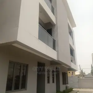 3bdrm Townhouse / Terrace in Lekki for rent