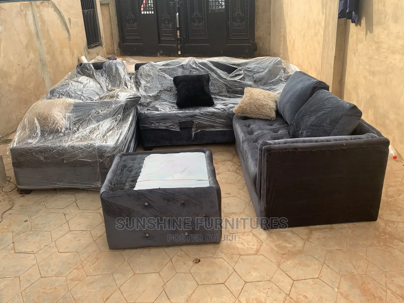 U Shaped Sofa With Center Table