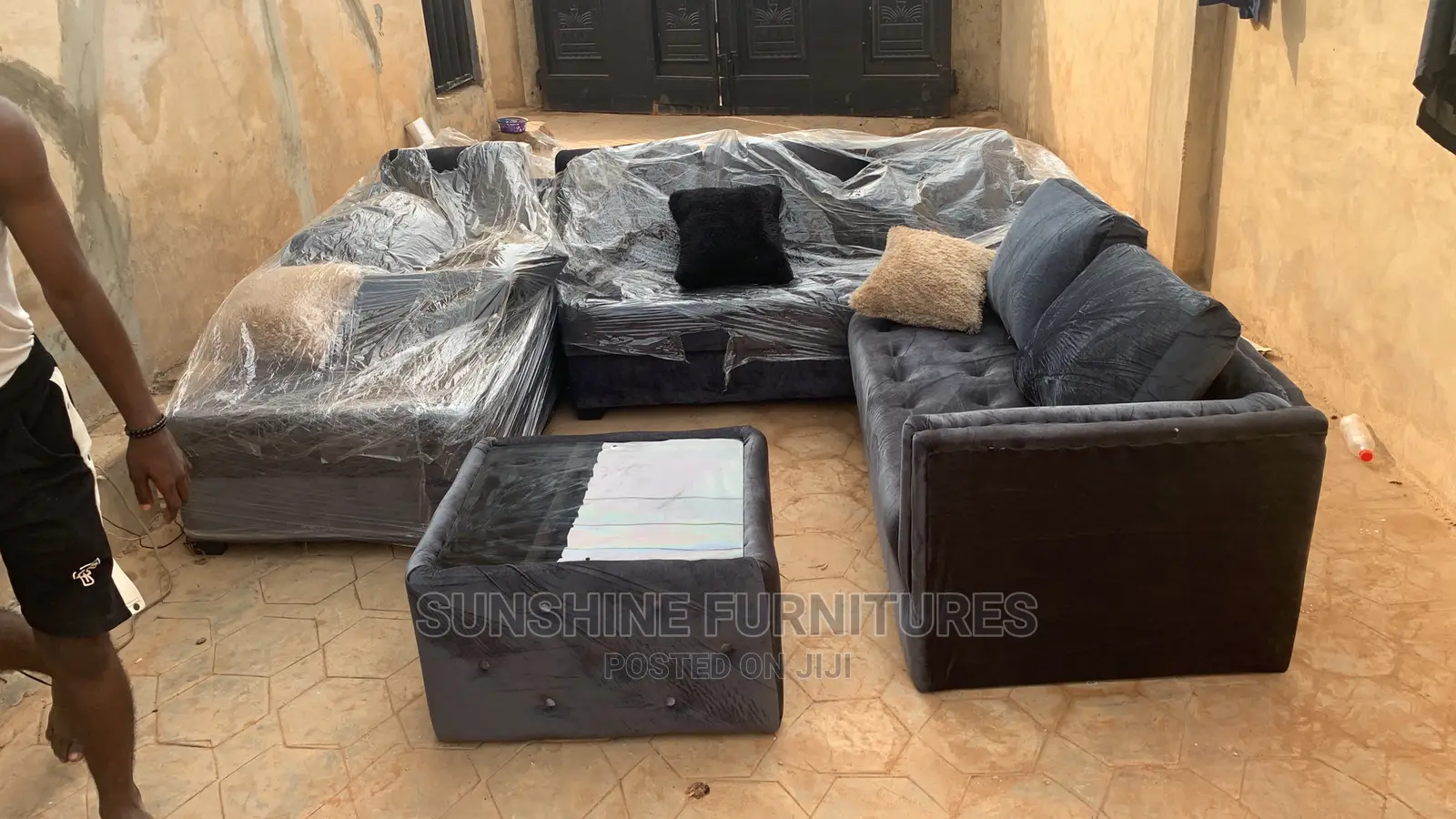 U Shaped Sofa With Center Table