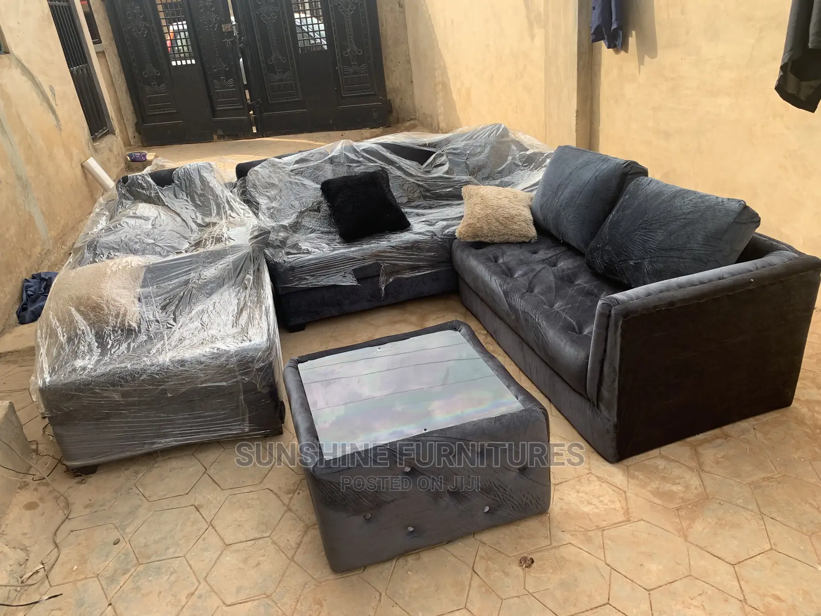 U Shaped Sofa With Center Table