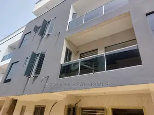 2bdrm Block of Flats in By Chevron Second for sale