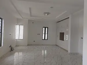 4bdrm Duplex in Orchid Road, Chevron for rent