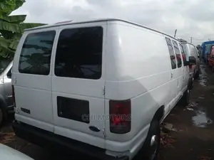 Ford E350 2006 White