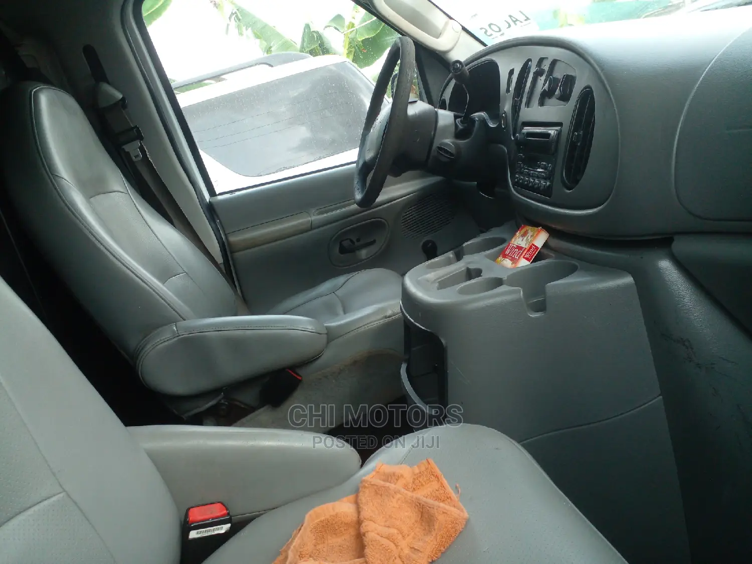 Ford E350 2006 White