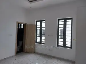 4bdrm Duplex in Prime Estate, Chevron for rent