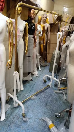 Gold Single Cloth Racks Display Stand