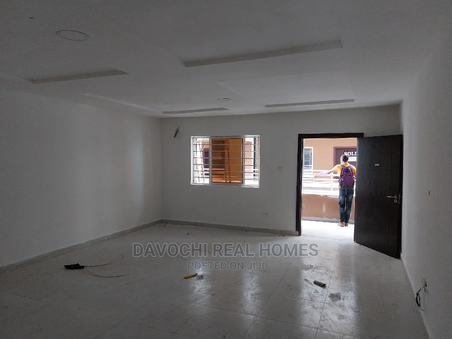 2bdrm Block of Flats in Orchid Road, Chevron for sale