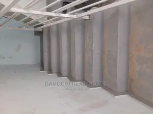 2bdrm Block of Flats in Orchid Road, Chevron for sale