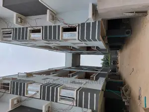 2bdrm Block of Flats in By Chevron Second for sale