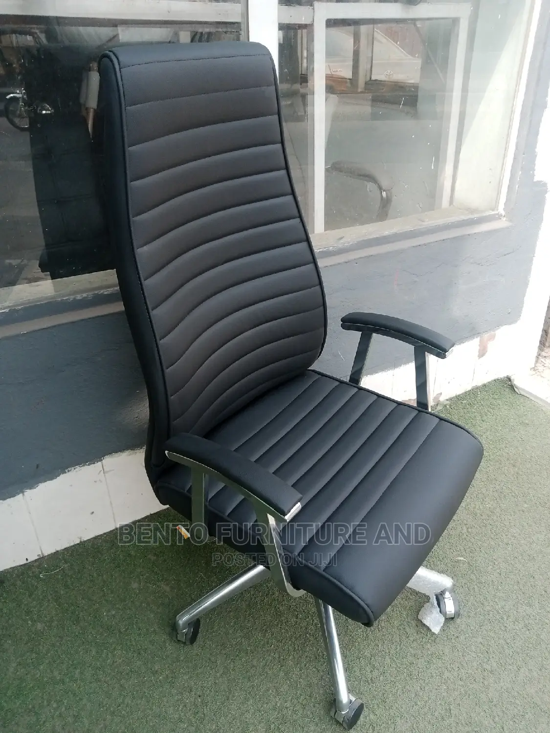 Executive Leather High Back Swivel Chair