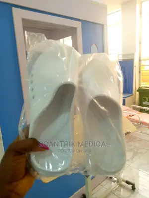 Nurse Slipper Women Sandal Clogs Medical Shoes