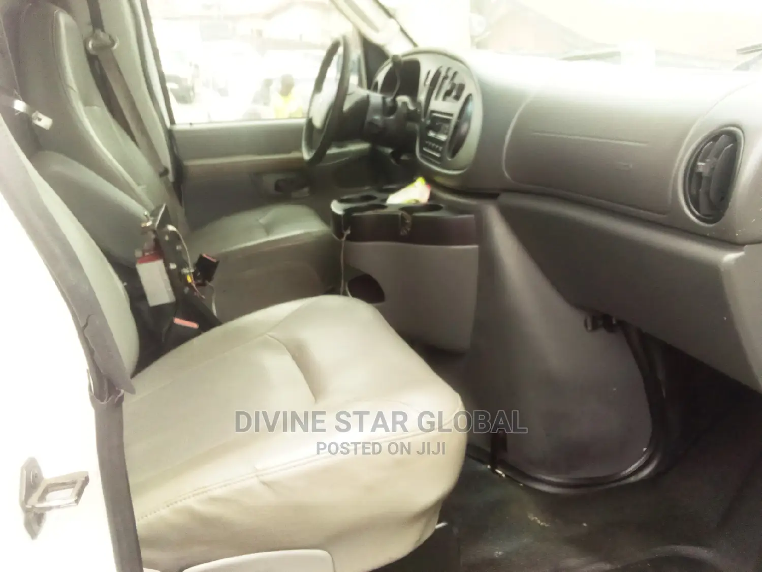 Ford E350 2010 White
