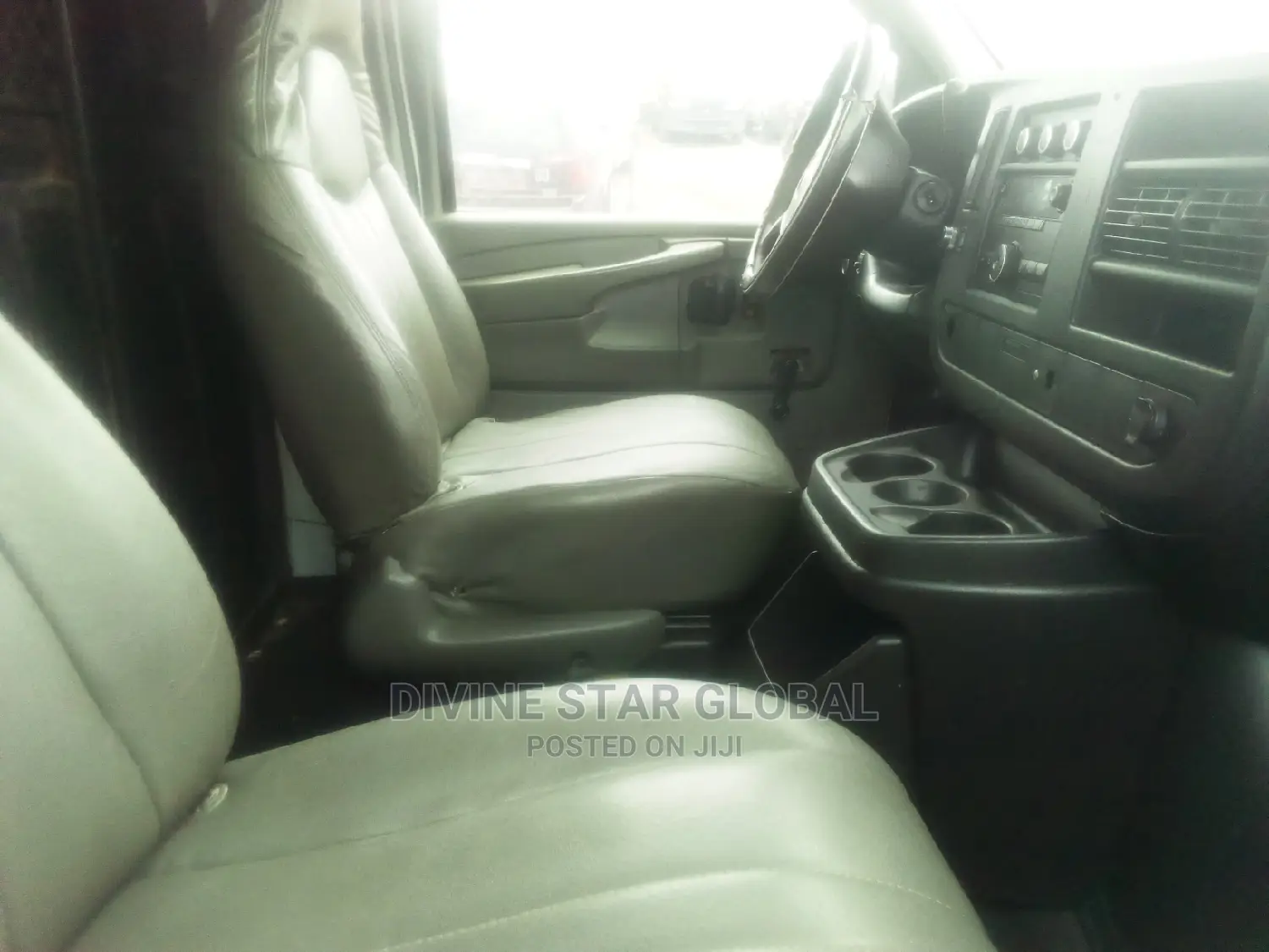 Chevrolet Shcool Bus 2000 White