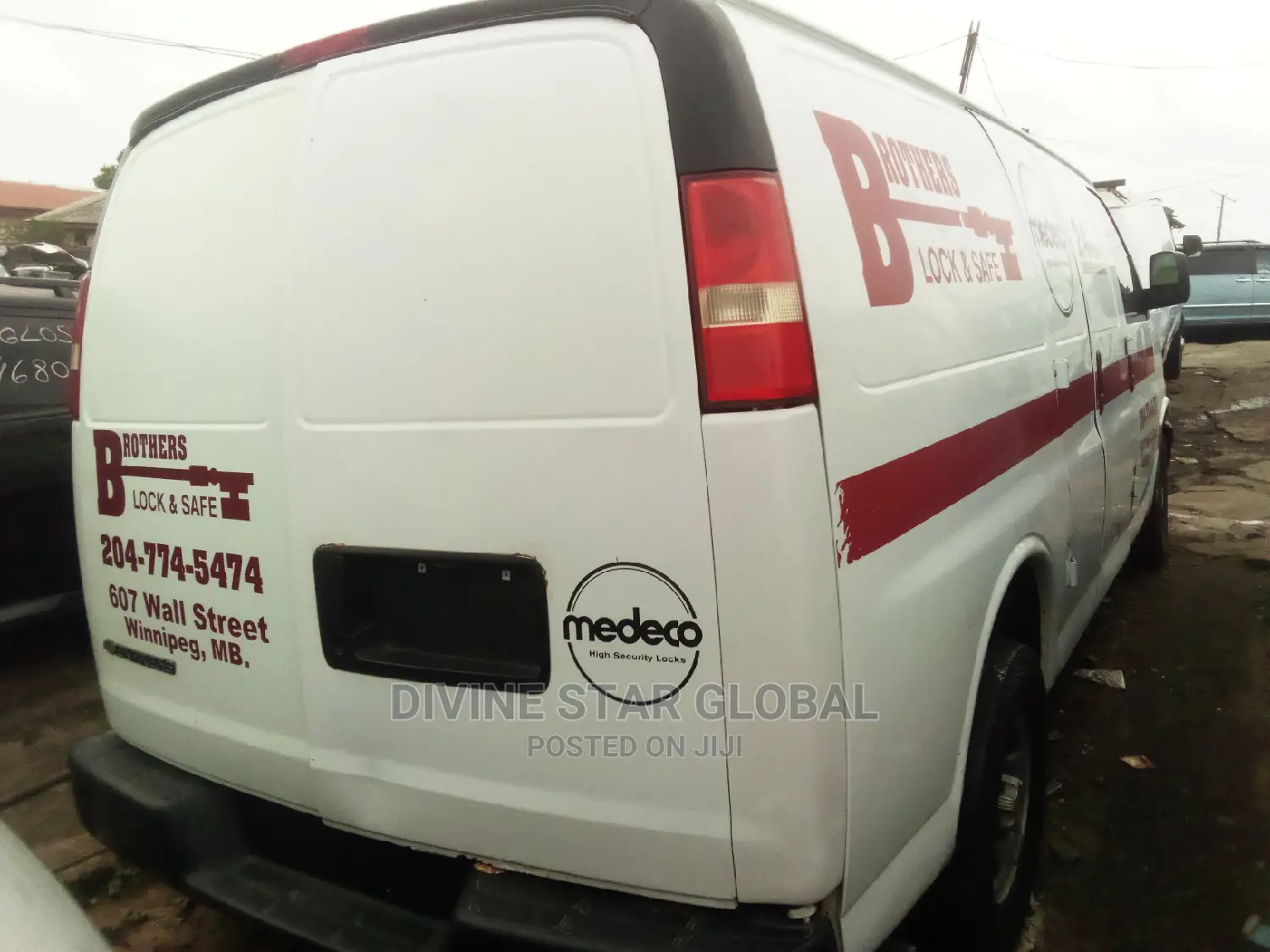 Chevrolet Shcool Bus 2000 White