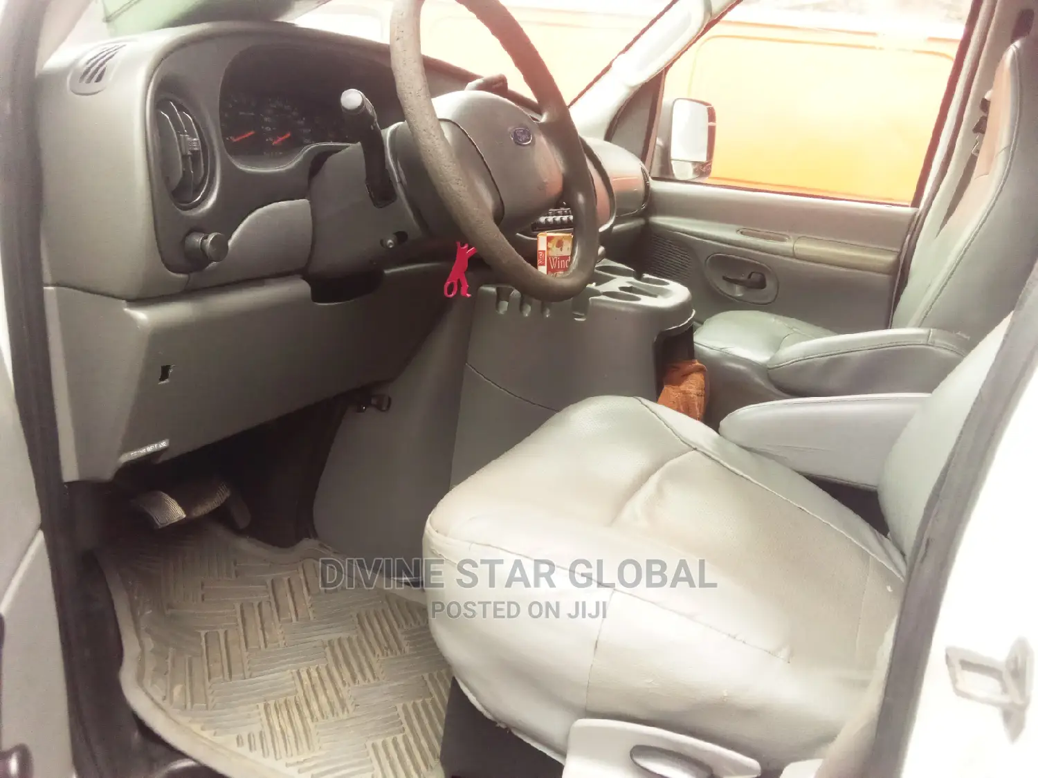 Ford E350 2006 White