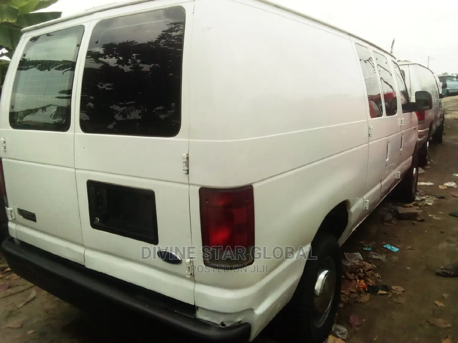 Ford E350 2006 White