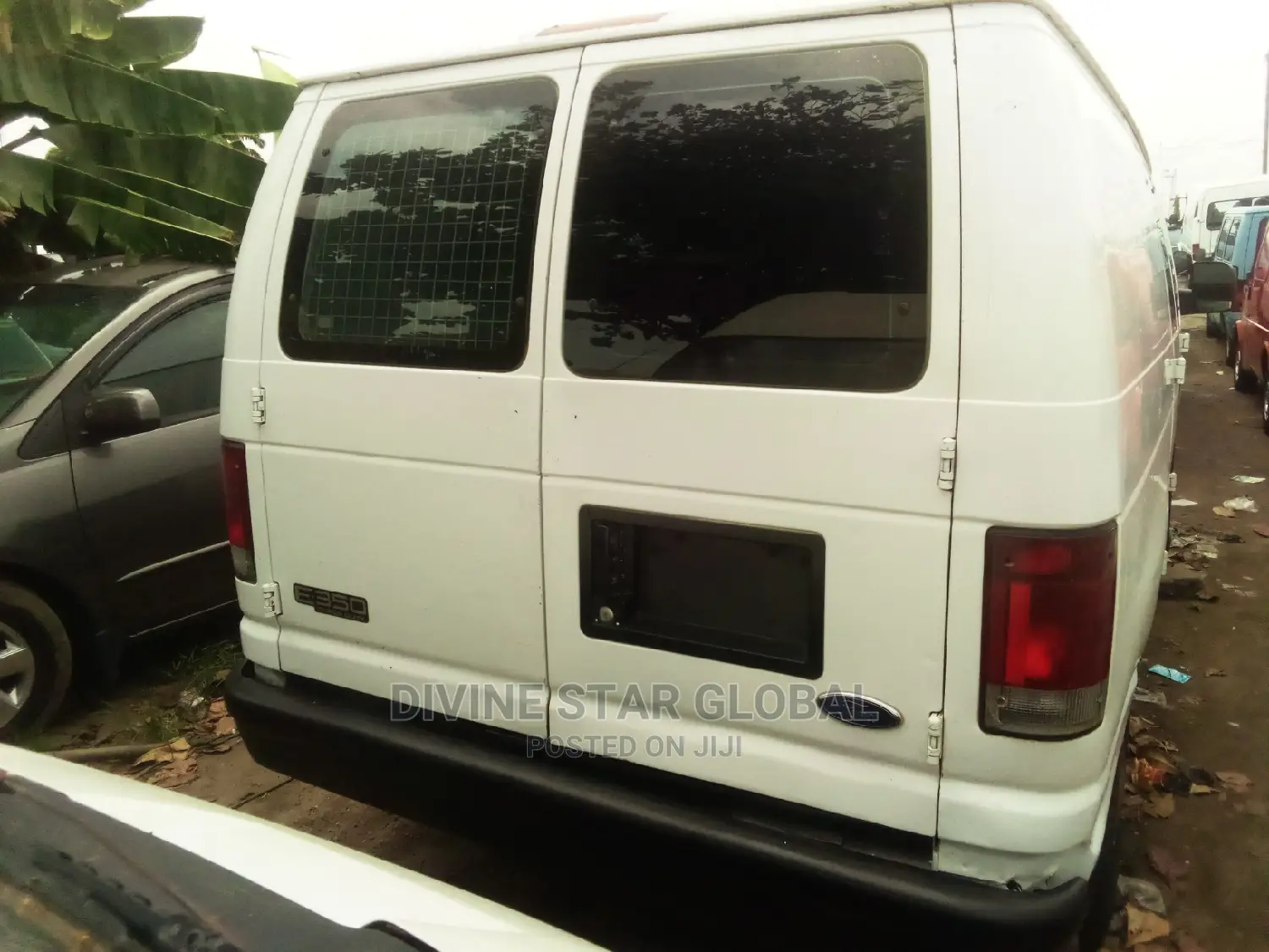 Ford E350 2006 White