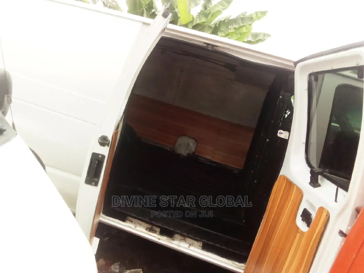 Ford E350 2006 White