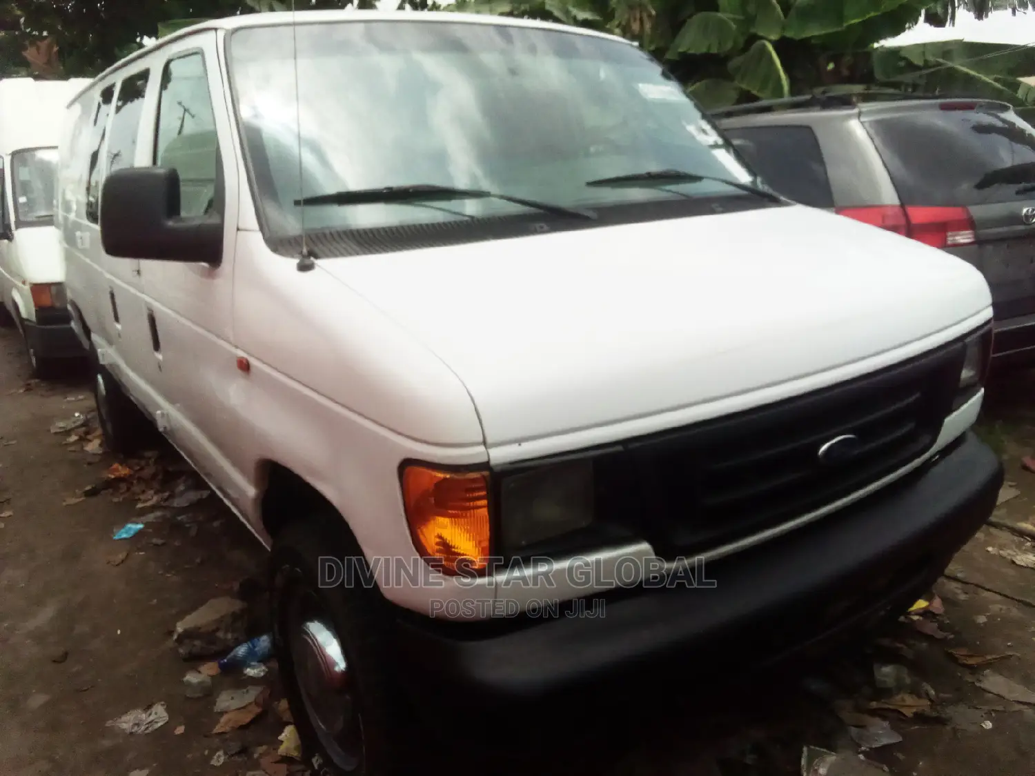 Ford E350 2006 White