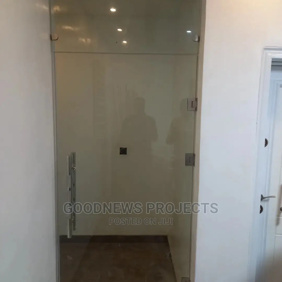 Single Glass Door With Fixed